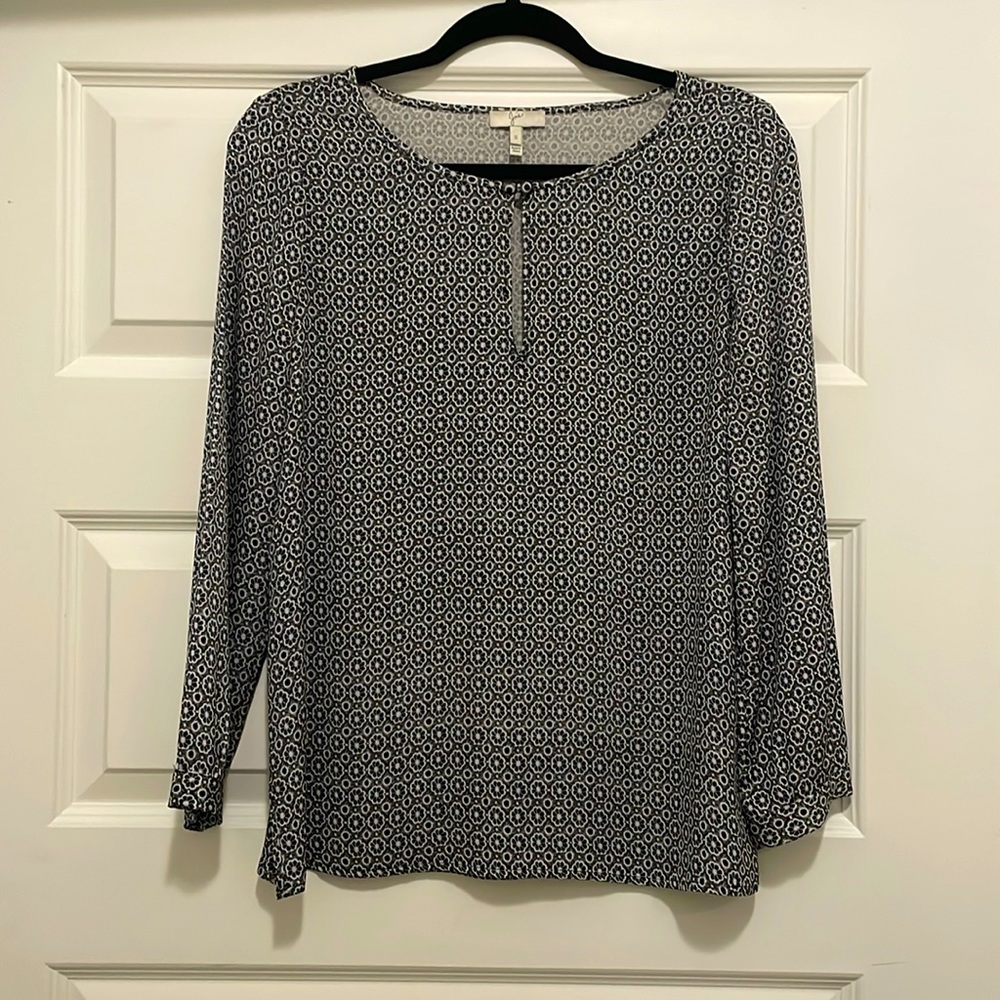 EUC JOIE size small silk spandex blouse black and white keyhole work top